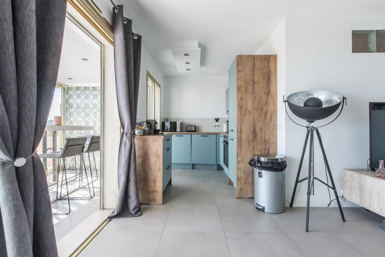Lb Vacation Rentals I Admire Panoramic Ocean Views Through Walls Of Windows Cannes Exterior photo